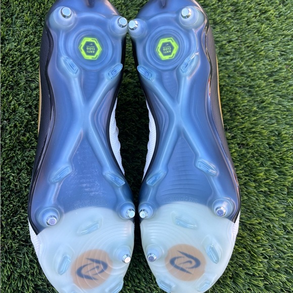 Nike Phantom Luna II Elite SG Pro AC White/Gold Soccer Cleats Size 8.5 main image 4